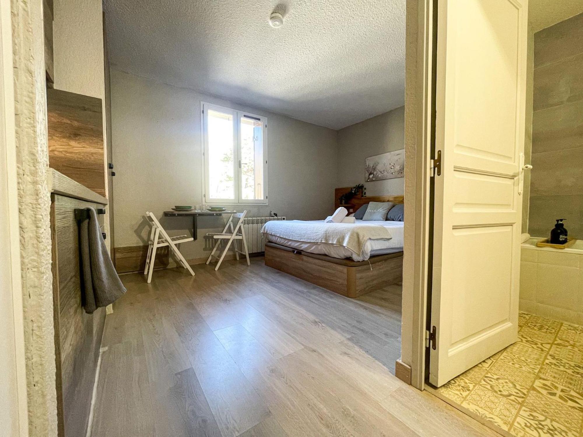 Apartamento Ideal Para Parejas En Enveitg ภายนอก รูปภาพ